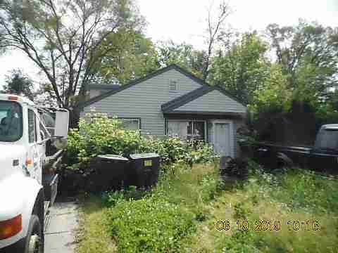 14040 Burt (2)_m.jpg